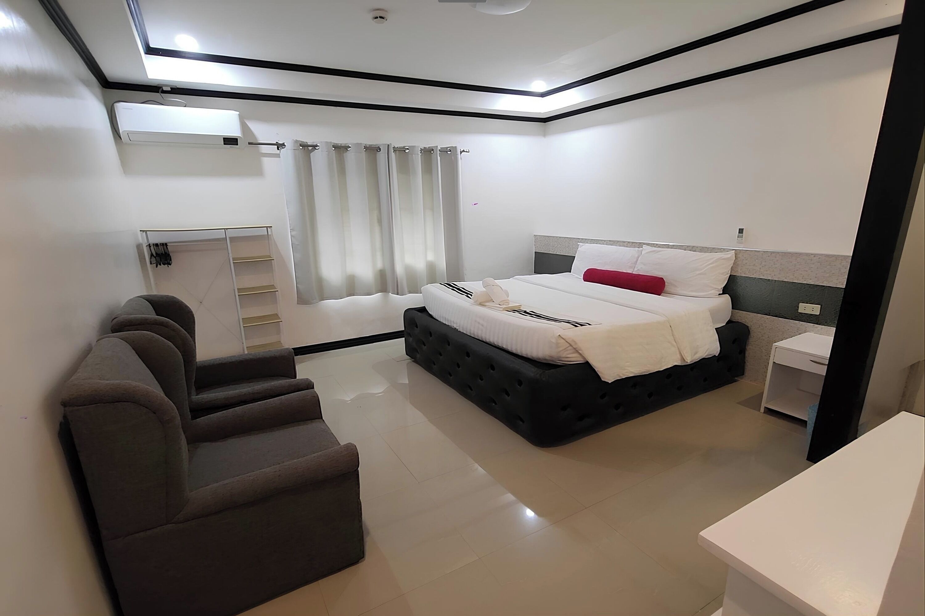 Desk, free WiFi, bed sheets