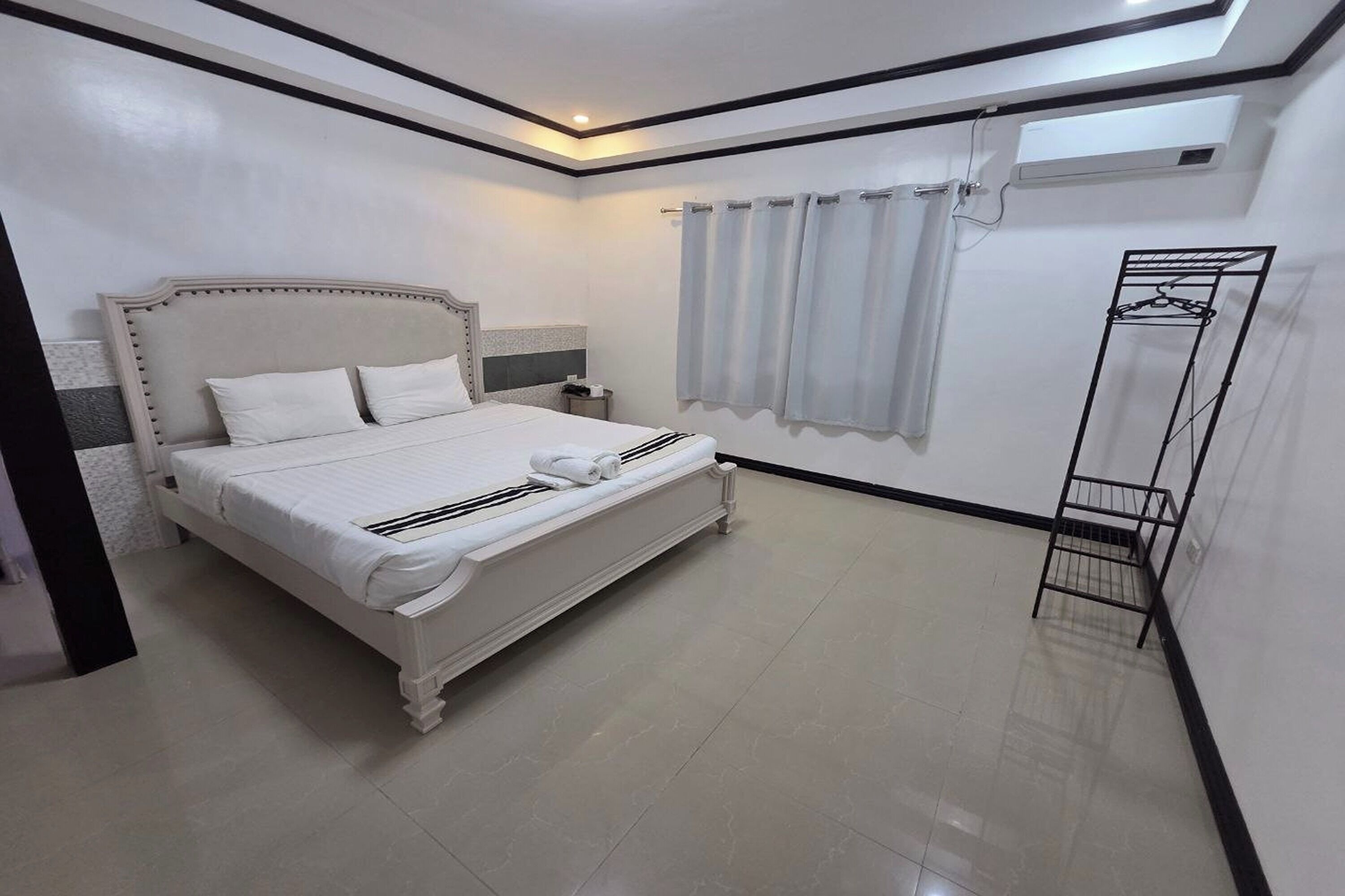 Escrivaninha, Wi-Fi de cortesia, roupa de cama