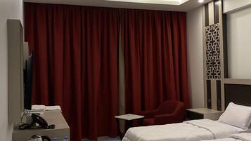 Comfort Single Room, City View | Desk, laptop workspace, iron/ironing board, free WiFi