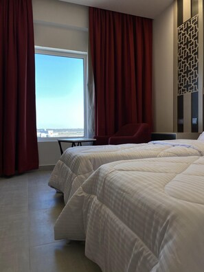 Desk, laptop workspace, iron/ironing board, free WiFi - AL Falak Hotel (Seeb)