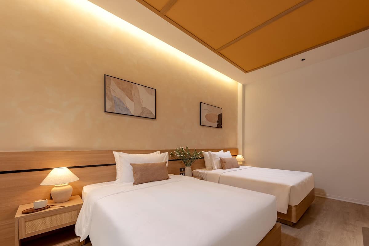 Classic Premium Twin Room | Minibar, in-room safe, laptop workspace, free WiFi