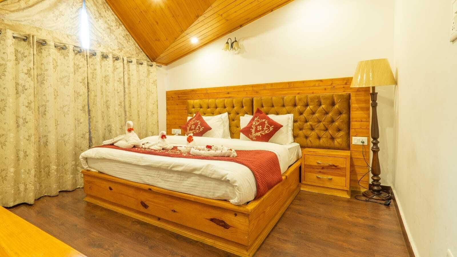 Family Suite | Iron/ironing board, free WiFi