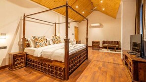 Luxury Double Room - Smile Resort (Bhuntar)