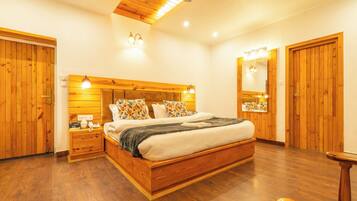 Premium Double Room | Iron/ironing board, free WiFi