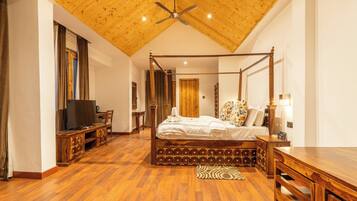 Premium Double Room | Iron/ironing board, free WiFi