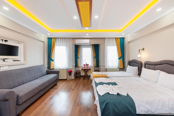 Family Studio | In-room safe, soundproofing, iron/ironing board, free WiFi - Kadirga Studios (Istanbul)