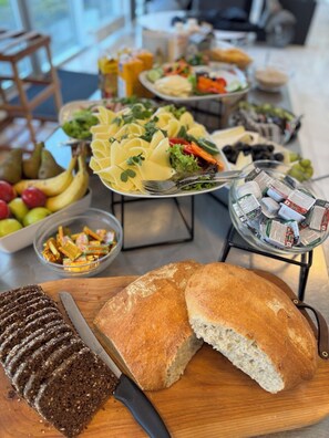 Tägliches inbegriffenes Frühstücksbuffet