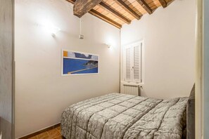 Room - Bright, centrally located apartment in Modena x4 (Modena)