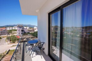 Deluxe Double Room | Terrace/patio