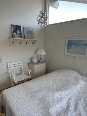 3 bedrooms, free WiFi - Lovely summer house with sea view (Sjølund)