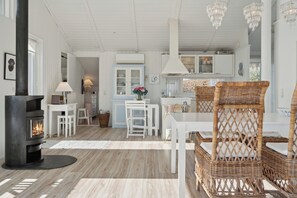 Dining - Lovely summer house with sea view (Sjølund)