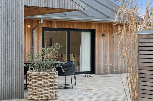 Scenic summer house with space for the family