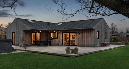 Scenic summer house with space for the family