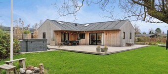 Scenic summer house with space for the family