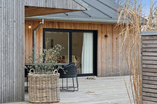 Scenic summer house with space for the family