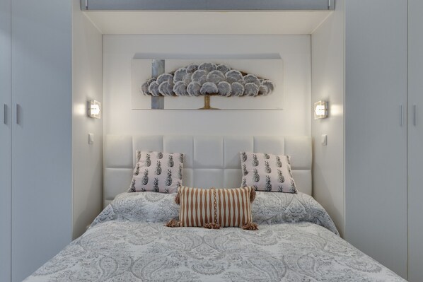 In-room safe, iron/ironing board, free WiFi, bed sheets