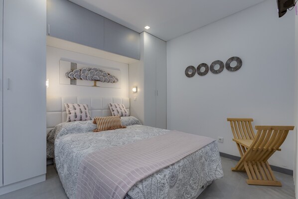 In-room safe, iron/ironing board, free WiFi, bed sheets