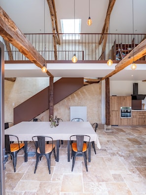 Dining - In the heart of the Gers countryside, discover the Gîte Laborde (Monpardiac)