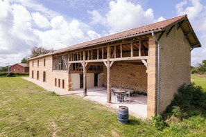 Exterior - In the heart of the Gers countryside, discover the Gîte Laborde (Monpardiac)