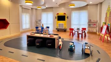 Room, 1 Bedroom, Accessible, Smoking | Children's area