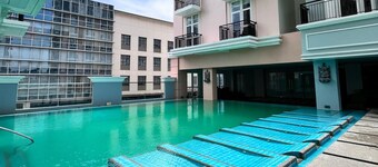 Room-minimalist Studio in Saint Dominiqu