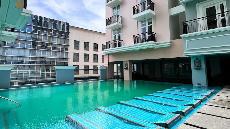 Room-minimalist Studio in Saint Dominiqu