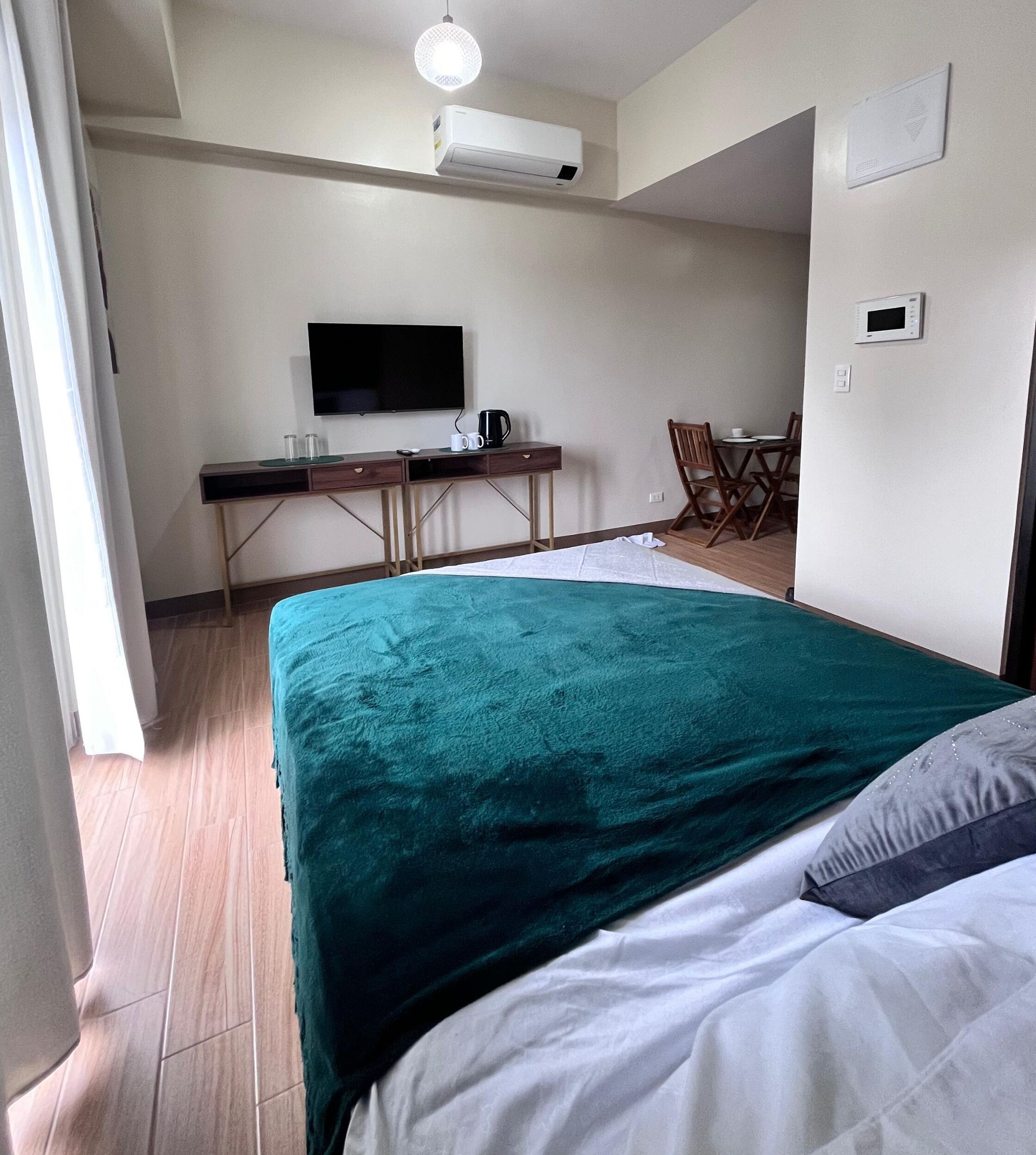 Room, 1 Bedroom, Accessible, Smoking | Room amenity
