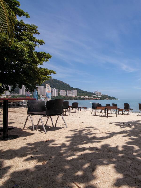 Vista para praia/oceano
