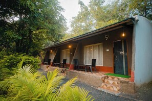 Deluxe Double or Twin Room | In-room safe, desk, laptop workspace, blackout curtains - Wagharanya Resort (Bhadravathi)