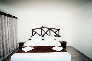 Deluxe Double or Twin Room | In-room safe, desk, laptop workspace, blackout curtains - Wagharanya Resort (Bhadravathi)