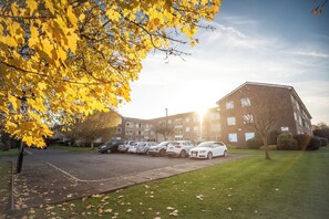 Property grounds - Spacious2br-balcony-parking-25mincentrallondon (London)