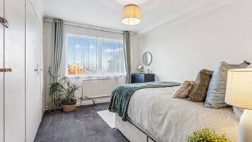 2 bedrooms, iron/ironing board, free WiFi, bed sheets