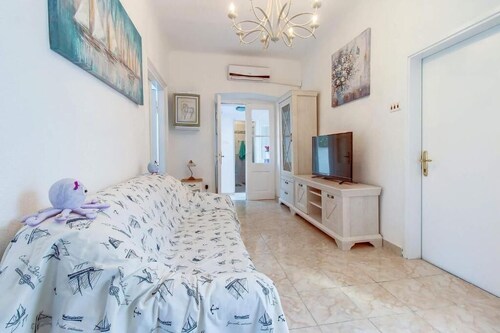 Charming 3-bedroom apartment with AC and WiFi in enchanting Veli Lošinj
