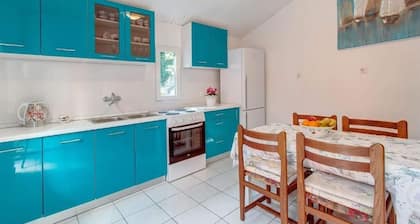 Charming 3-bedroom apartment with AC and WiFi in enchanting Veli Lošinj