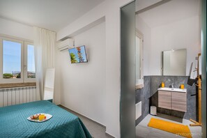 5 slaapkamers, een strijkplank/strijkijzer, wifi, beddengoed