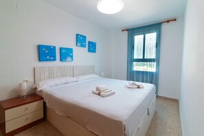 2 chambres, fer et planche Ă repasser, Wi-Fi gratuit, draps fournis