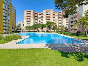 Pool - Global Vacacional: 3-bed apartment in a coastal complex (Canet d´en berenguer)