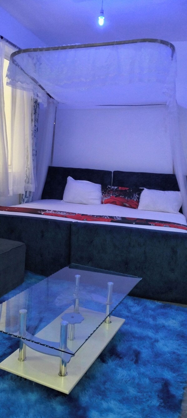 Bügeleisen/Bügelbrett, WLAN, Bettwäsche