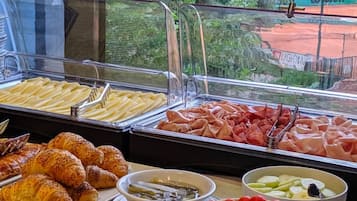 Petit déjeuner buffet compris tous les jours