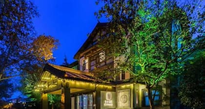 Ziyue Minghu Hotel