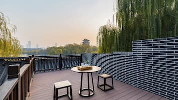Superior Single Room, Lake View | Teres/patio