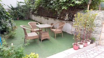 Room, Multiple Bedrooms, Accessible, Smoking | Teres/patio