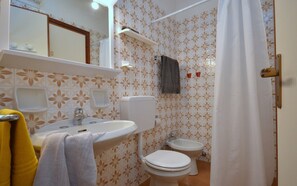 Shower - Beachfront apartment - Beahost (Bibione)