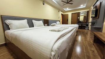 Superior Double Room, Patio, City View | Bathroom | Free toiletries, hair dryer, slippers, towels
