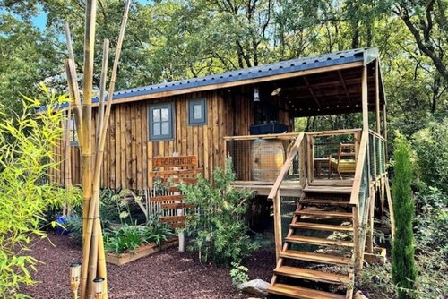 Comfortable wooden cabins for rent (heating & air-conditioning).