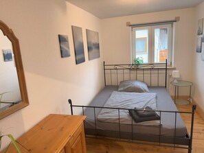 4 Schlafzimmer, Bügeleisen/Bügelbrett, kostenloses WLAN, Bettwäsche