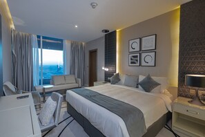 In-room safe, desk, iron/ironing board, free WiFi - Damac Riyadh by SELSAL داماك الرياض (Riyadh)