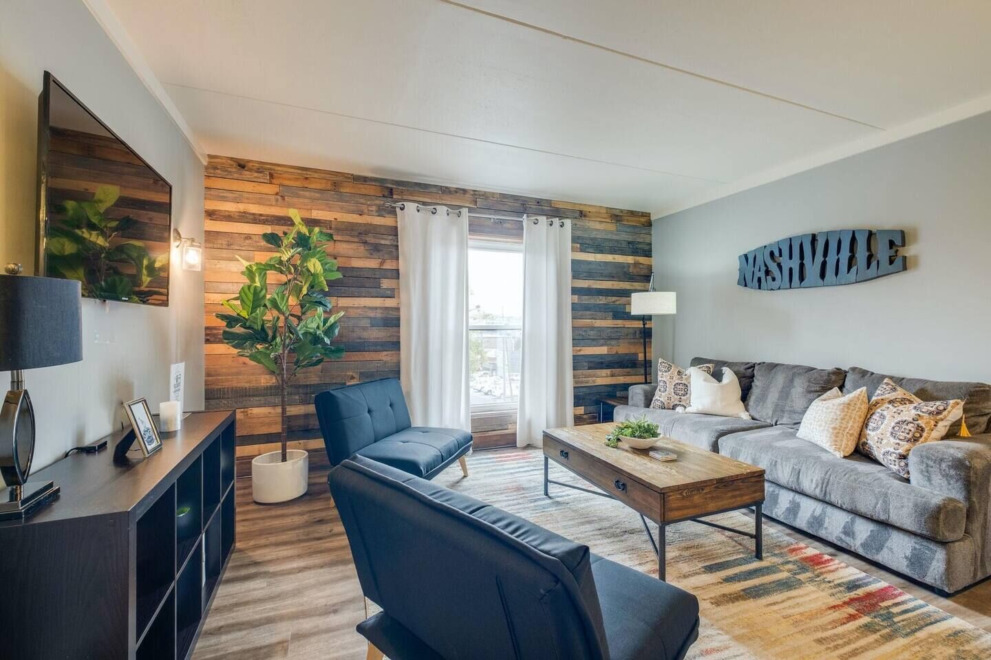 On Music Row This Condo Is Walkable To Demonbruen, The Gulch, Midtown, Lower Broadway, And Vandy. - Nashville, TN