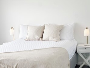 4 habitaciones, tabla de planchar con plancha y wifi gratis 