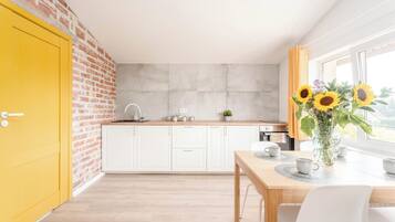 Apartment, Balkon, Gartenblick | Eigene Kochnische
